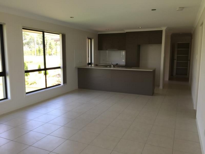 8 Virginia Drive, Parkhurst QLD 4702